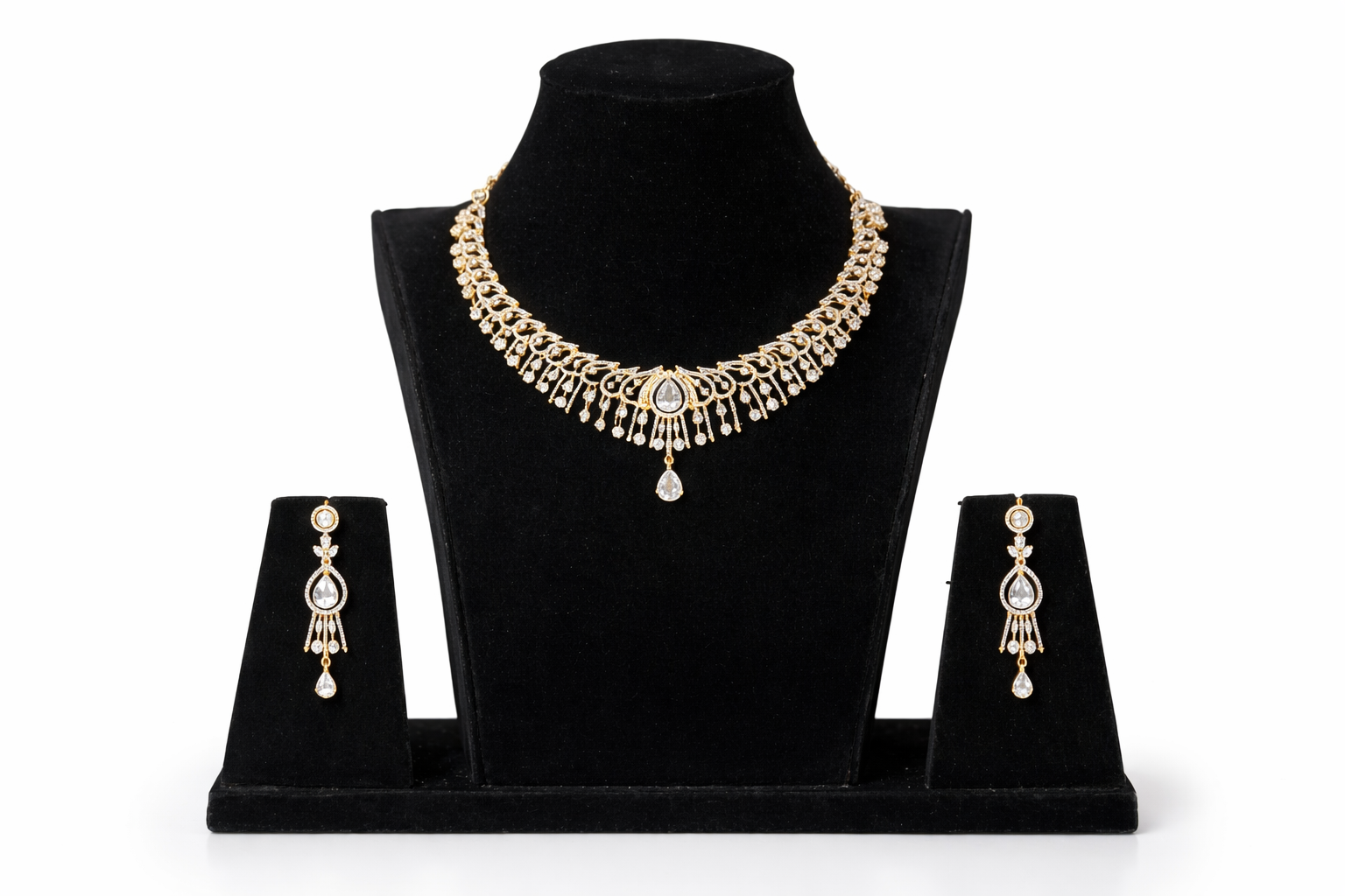 Yasmi Noorika Premium Diamond-Style Necklace Set