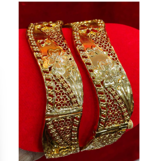 Yasmi Exclusive: The Kopou Phool Floral Cuff Bangle Set